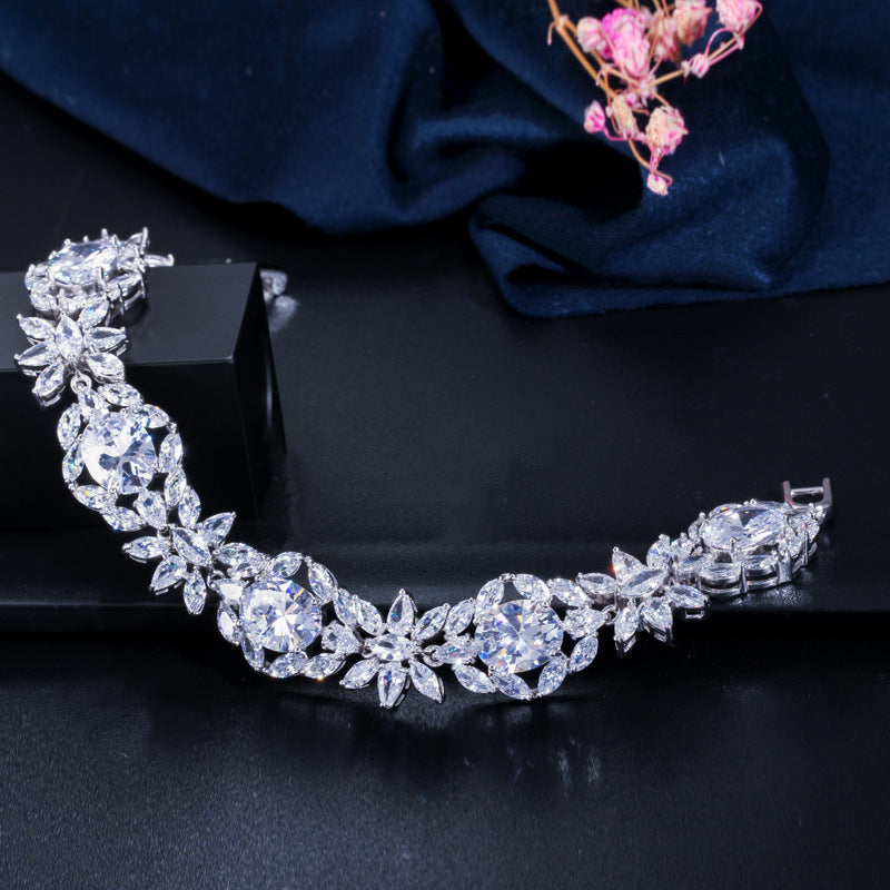 AAA Zircon Fashion Ladies Temperament Floral Hand Jewelry