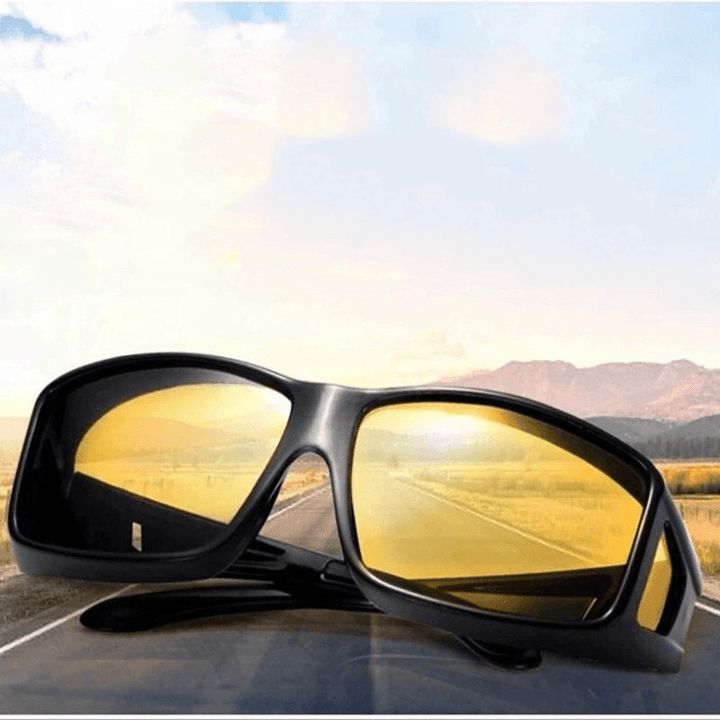 Night Vision Goggle Mirror Vibrato with the Same Driver Sunglasses Anti-High Beam Driving at Night Driving Mirror Anti-Ultraviolet - MRSLM