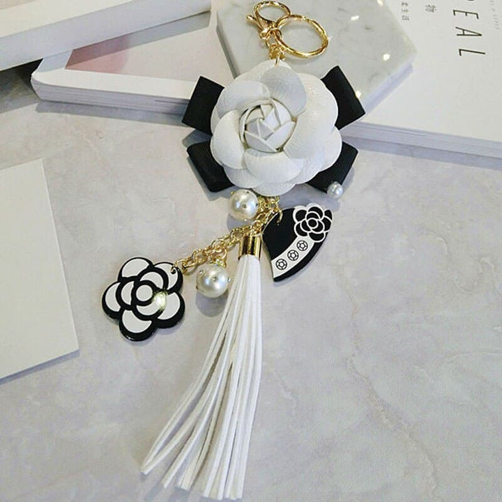 Luxury Black / White Leather Rose Keychain for Women